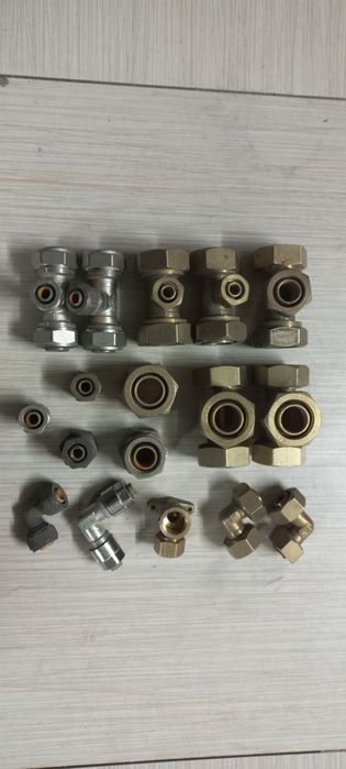 Фитинги тройники для металопластика.