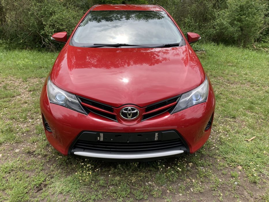 Тойота Аурис//Toyota Auris 1.4D4D 90кс/12-15г/ НА ЧАСТИ /