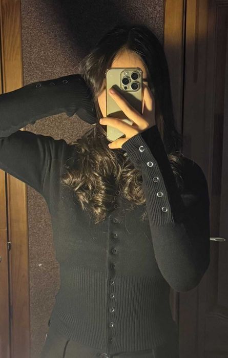 Продам новый теплые молодежные кофточки