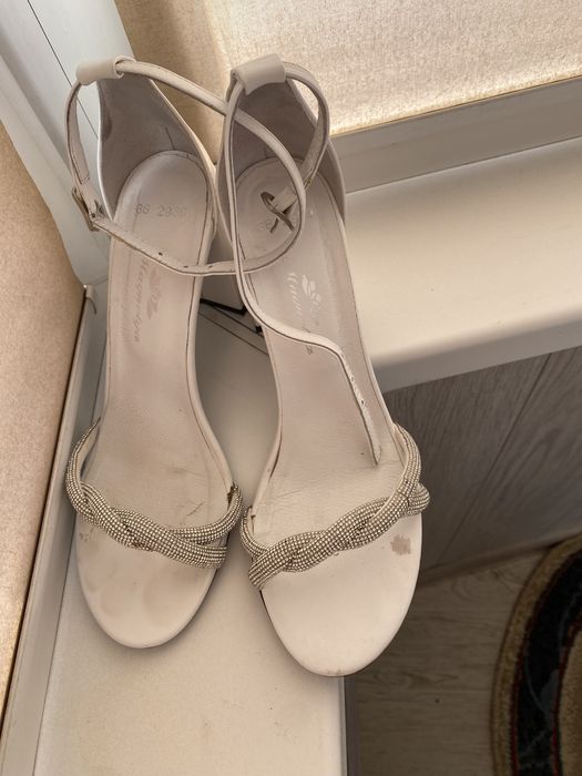 Босоножки женские