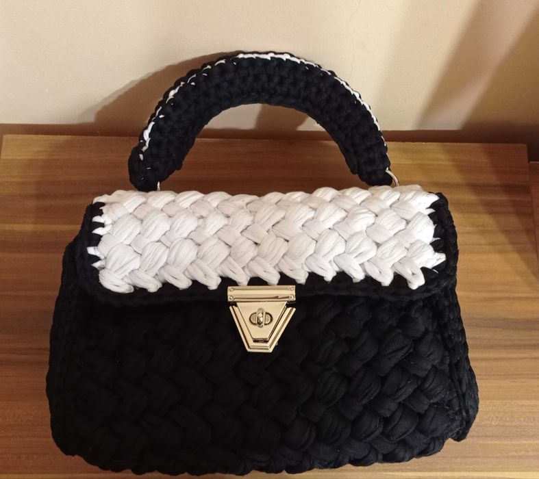 Дамски чанти ръчно плетени