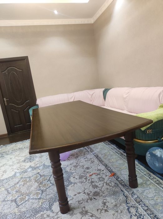 Srochniy sotiladi stol