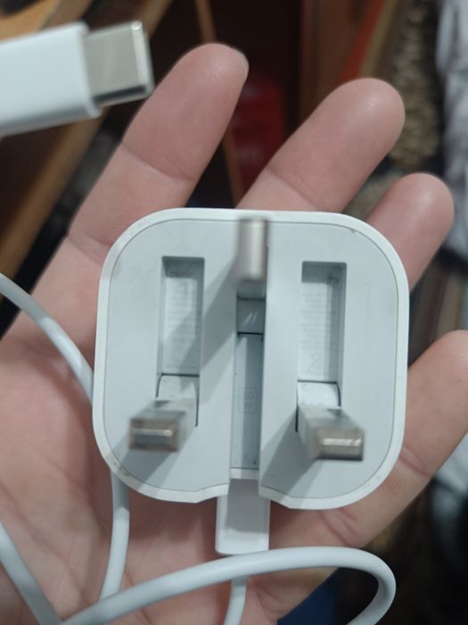 Оригинальное зарядное устройство Apple 20w