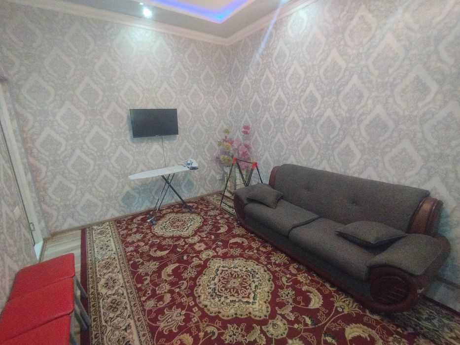 Аренда на м. Ойбек 2-комн. квартиры для бизнесменов, 1й эт.