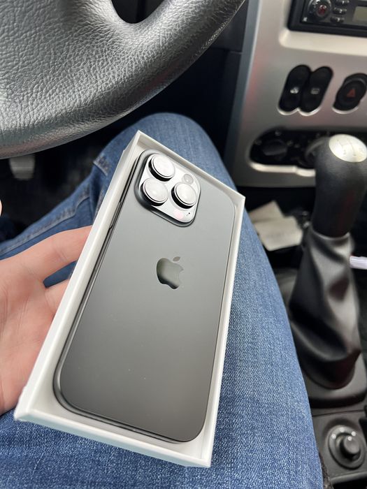 Iphone 16pro 256gb black titanium