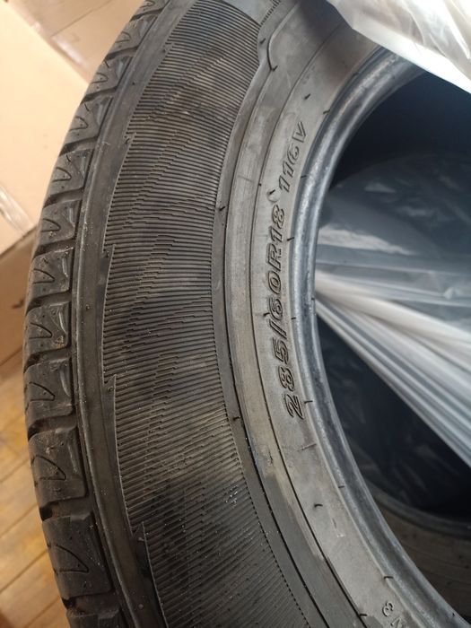 Продам шины всесезонные на Ланд крузер 200
