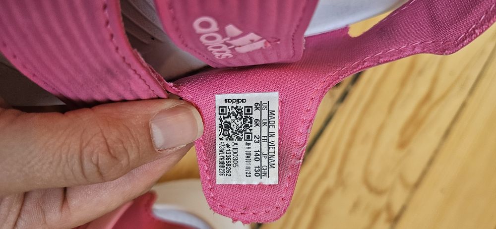 Детски сандали Adidas 23 номер – много запазени