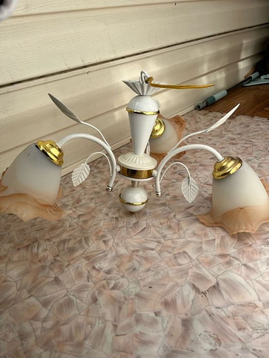 Люстра в отличном состоянии