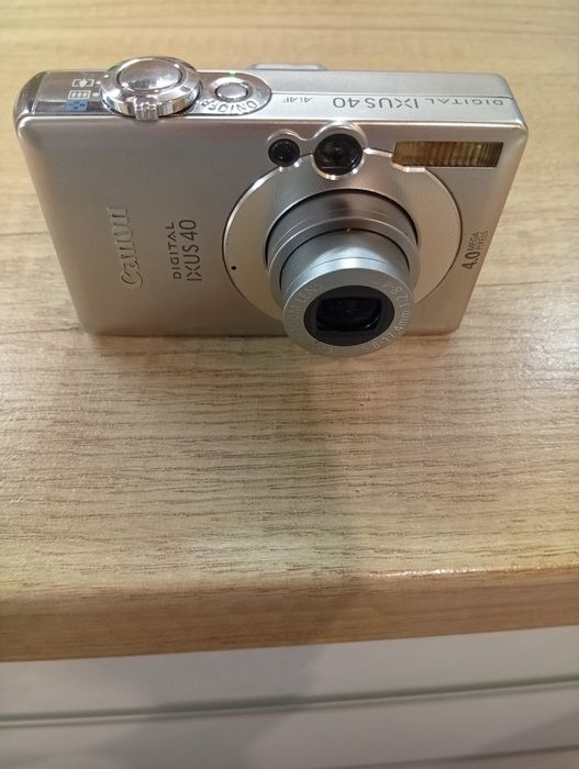 Фотоапарат Канон IXUS 40