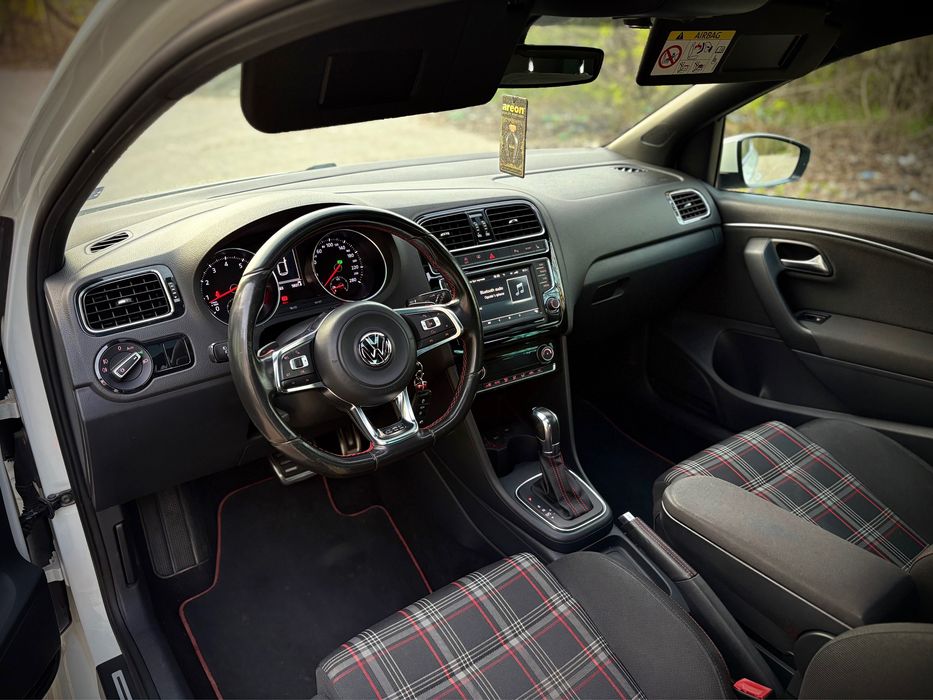 VW Polo * GTI * 1.8TSI * DSG * Kamera * Panorama*