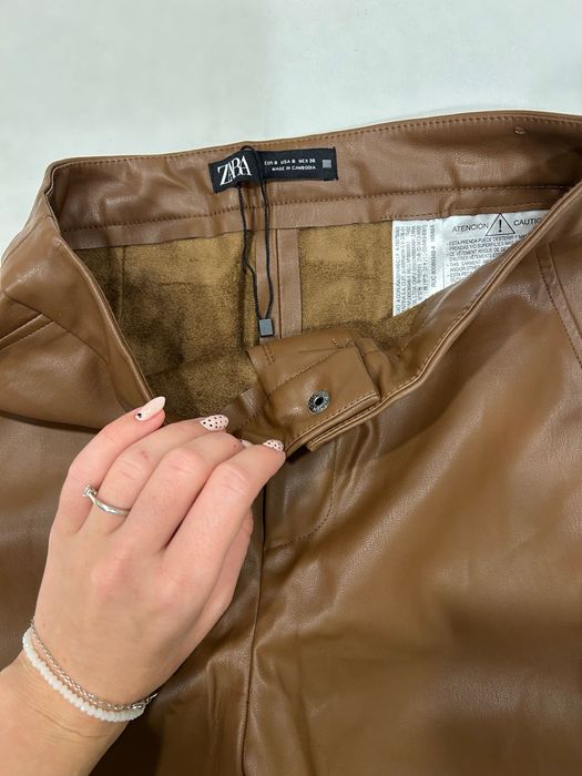 Дамски кафяв кожен панталон Zara