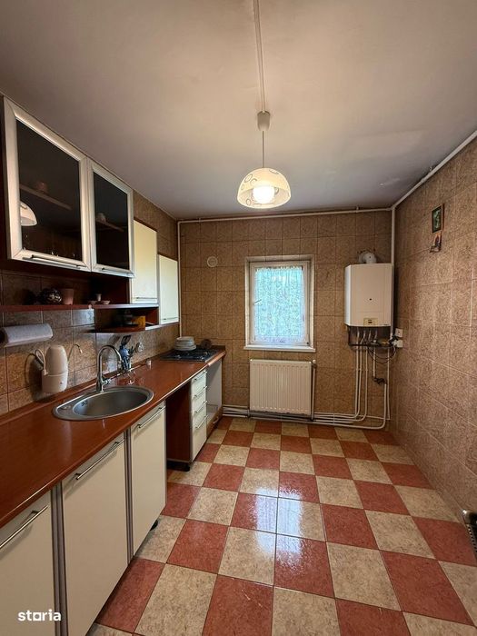Apartament cu centrala, bucatarie mare, Mioritei