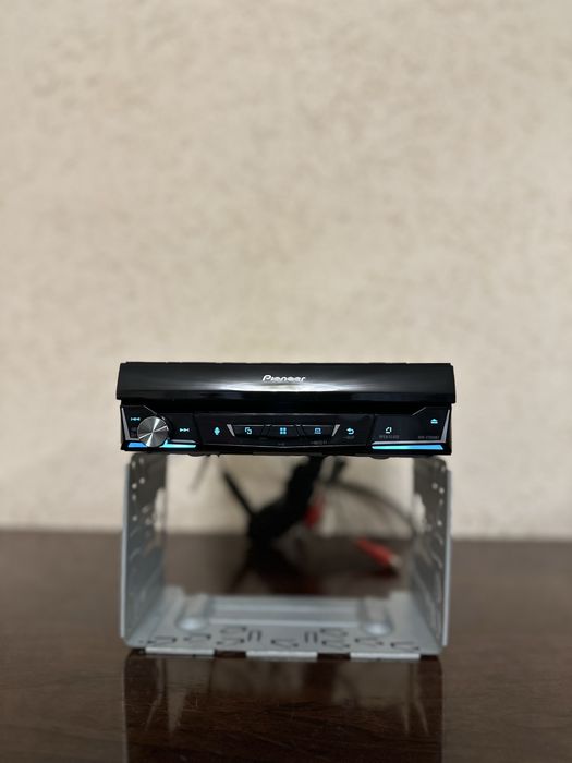 Pioneer AVH-Z7050BT Original manitor srochna sotiladi