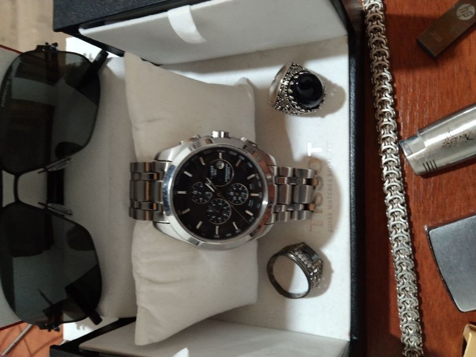 Продается часы тиссот