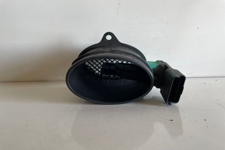 Debitmetru aer   059906461D Skoda Superb prima generatie seria