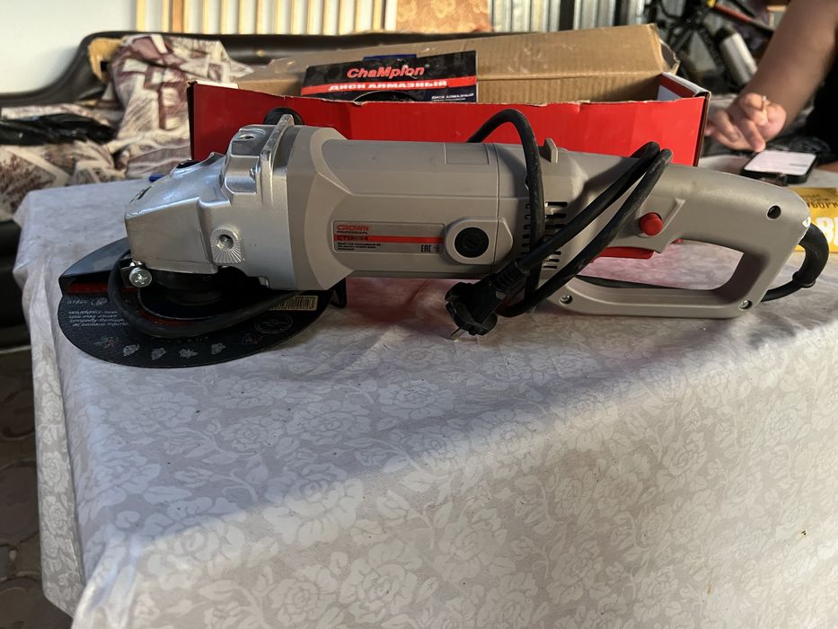 Болгарка Crown 1300Вт