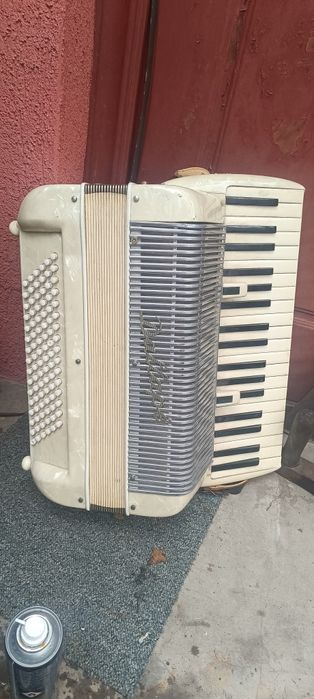 O piesă de colecție Acordeon DALLAPE