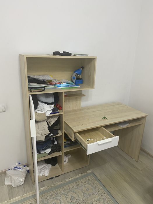 Продам компьютерный столик с надстройкой