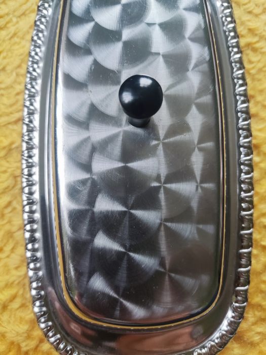 Винтидж метална кутия за масло