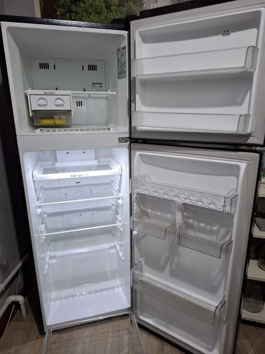 Продаю Холодильник LG