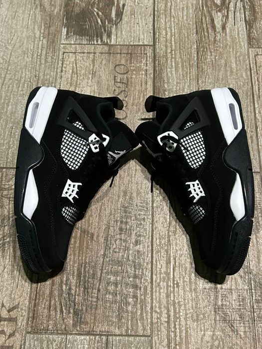 Jordan 4 White Thunder