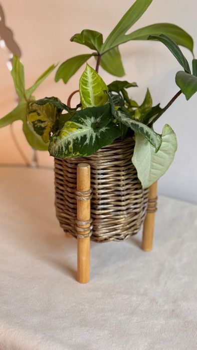 Продам плетенное кашпо