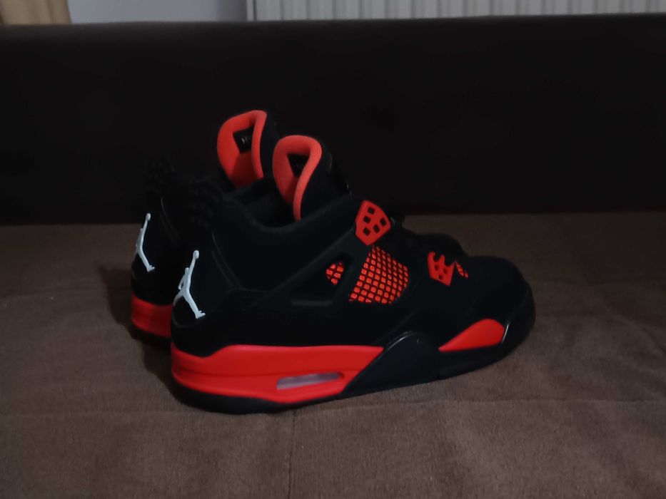 Jordan 4 Retro "Red Thunder"