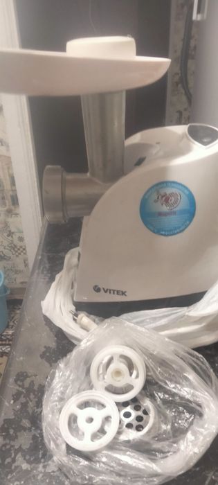 Продам Мясорубки  Vitek