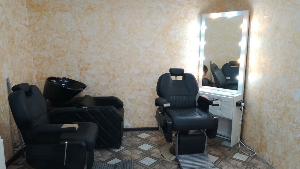 Срочно продадим салонный мебель