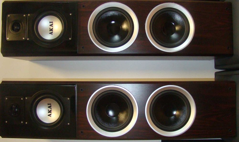 Boxe Akai pentru podea