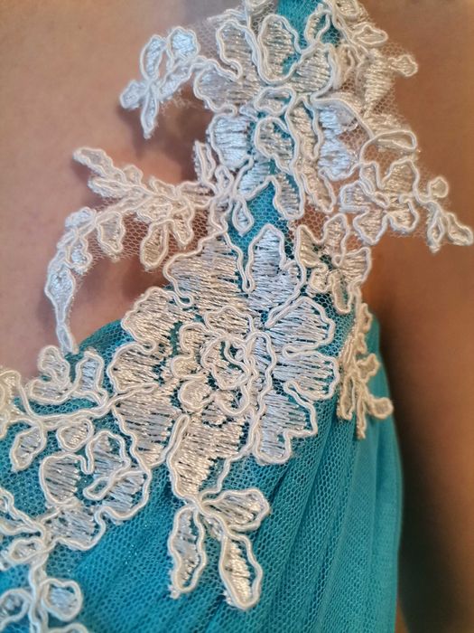 Бална Рокля / веднъж облечена / -  200 лв