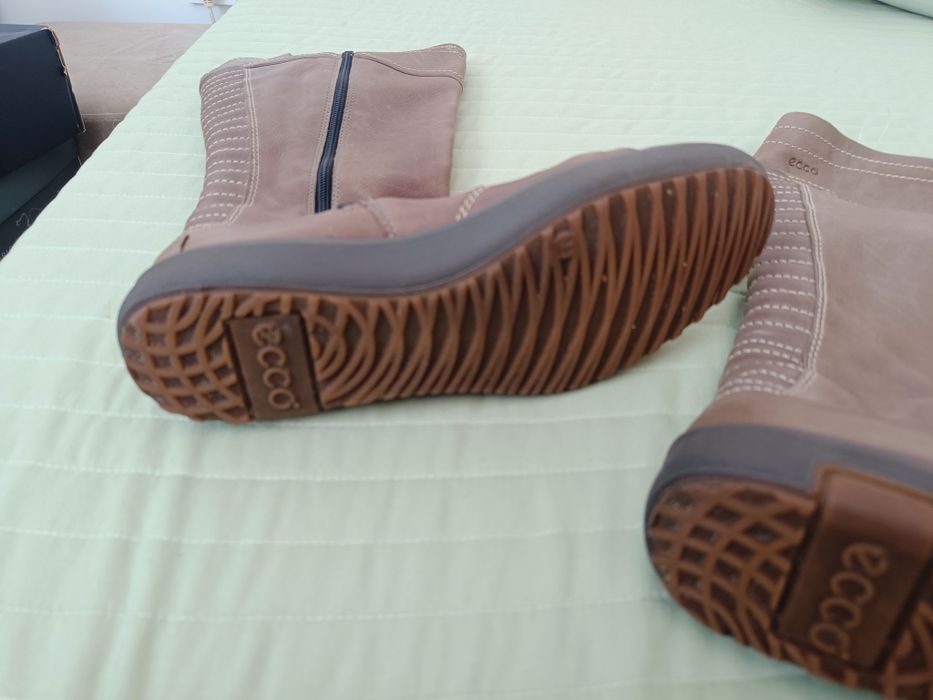 Нови дамски ботуши Ecco 38 номер