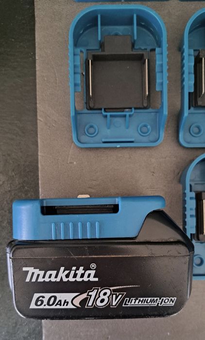 Suport baterii si suport scule Makita