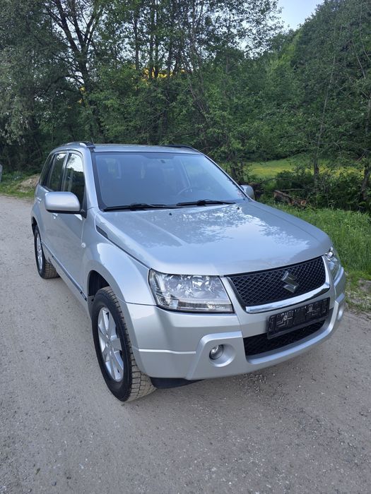 Suzuki Grand Vitara 2.0 Benzina + SET ROTI IARNA CADOU