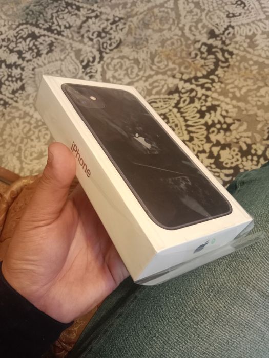 Айфон. iPhone 11 black 64gb