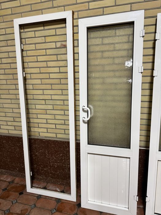 Akfa eshiklari sotiladi