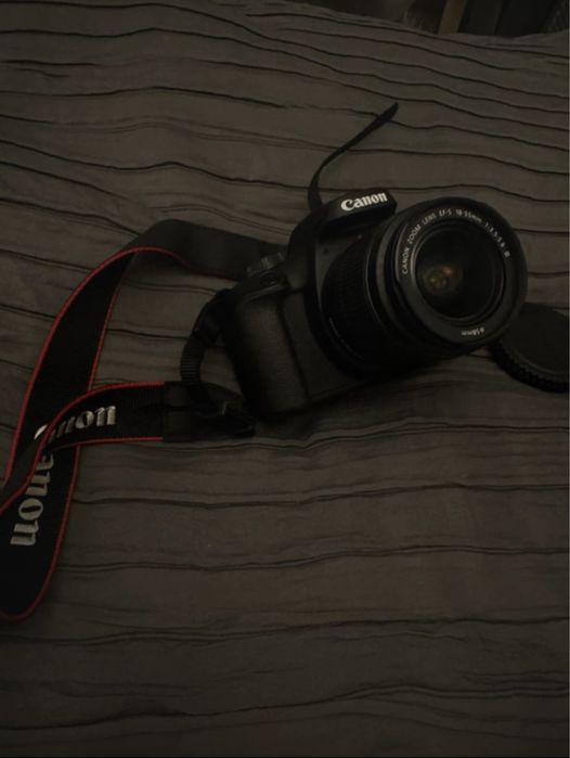 CANON EOS 4000D digital camera
