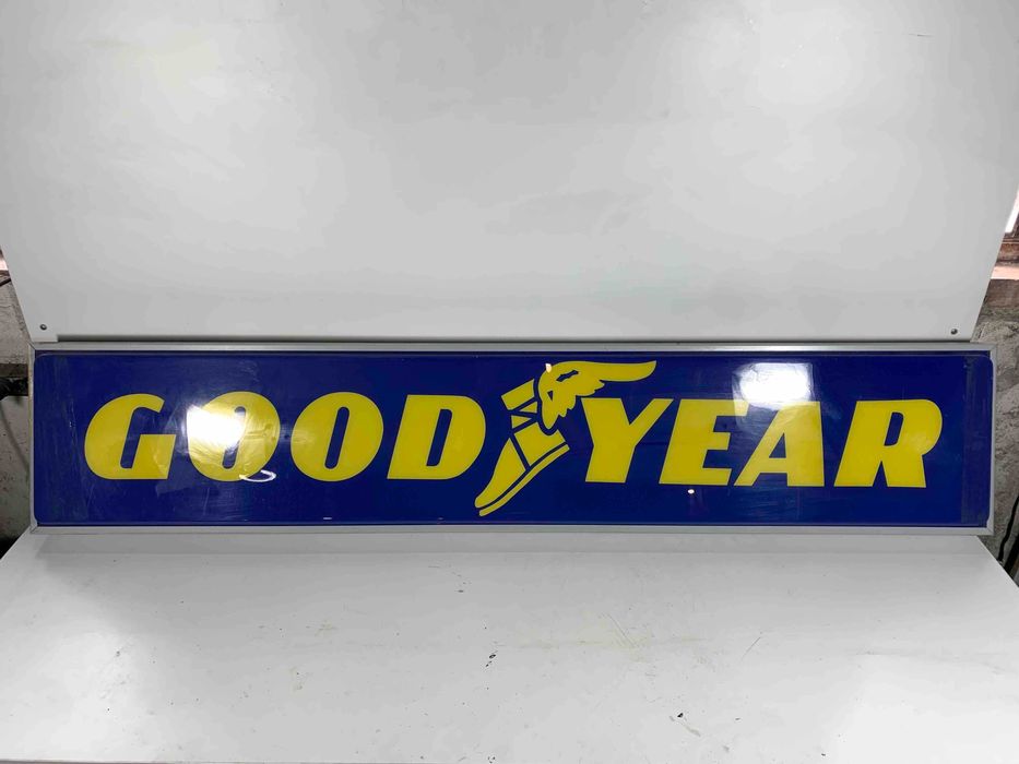 Светеща рекламна табела Goodyear 200 × 40 см