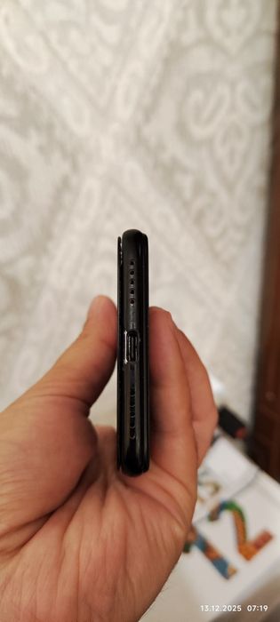 Redmi note 7, holati ortacha. Ekran alishgan. Batareya ozgina ishgan