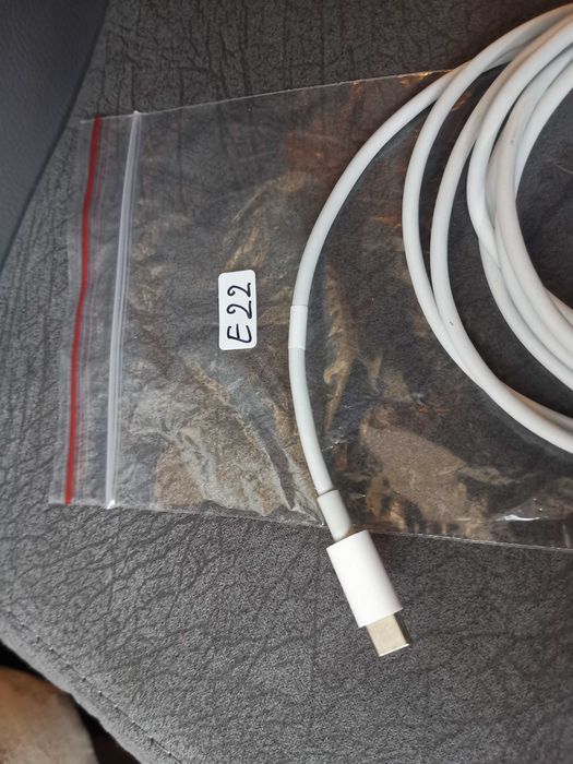 Cablu Apple  Cu  mufe C La ambele capete Original 80 lei fix
