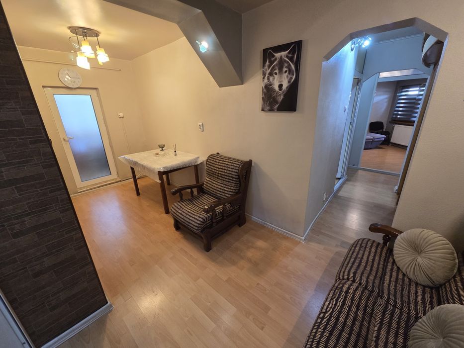 De închiriat apartament 3 camere Shopping City Mall