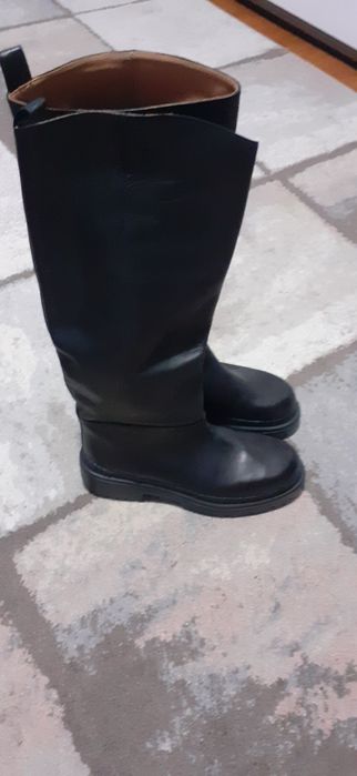 Vând cizme din piele naturală brand Arket Suedia