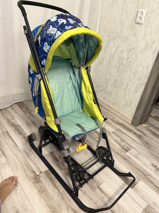 Продам санки коляску