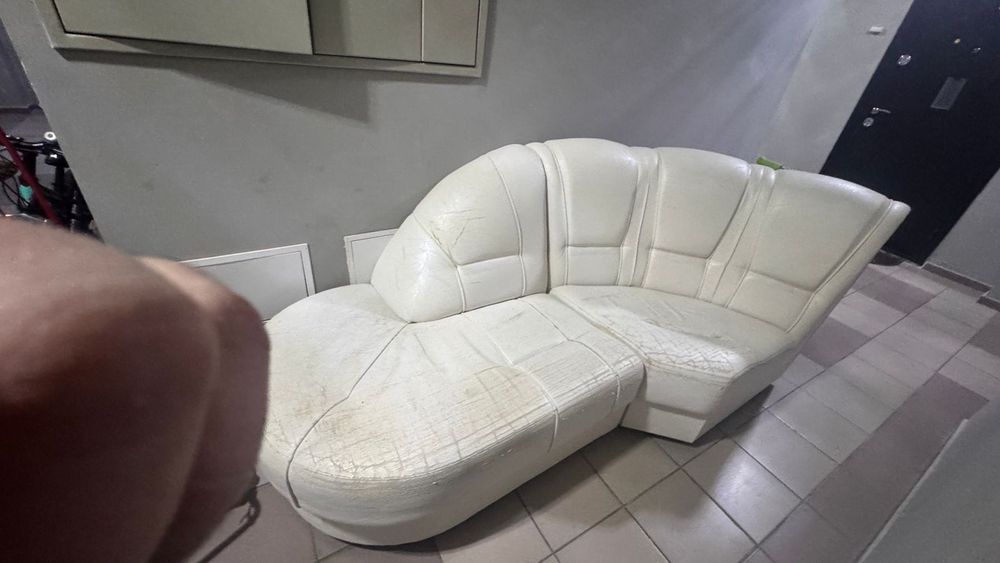 Диванчик бесплатно !