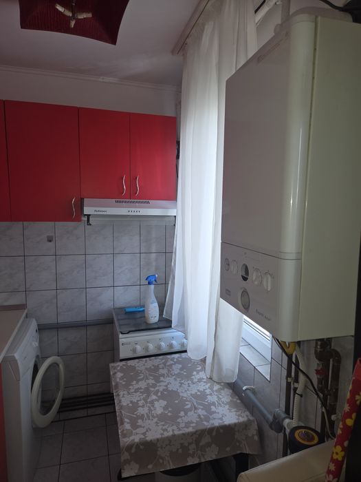 Inchiriez apartament