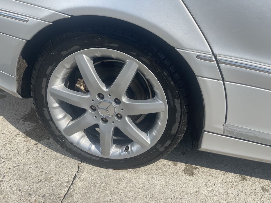 Jante originale Mercedes R17 + anvelope iarnă – stare foarte bună