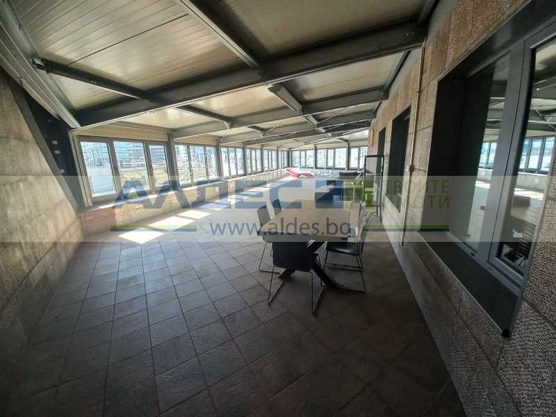 Стилно обзаведен тристаен ап. в Младост 4!