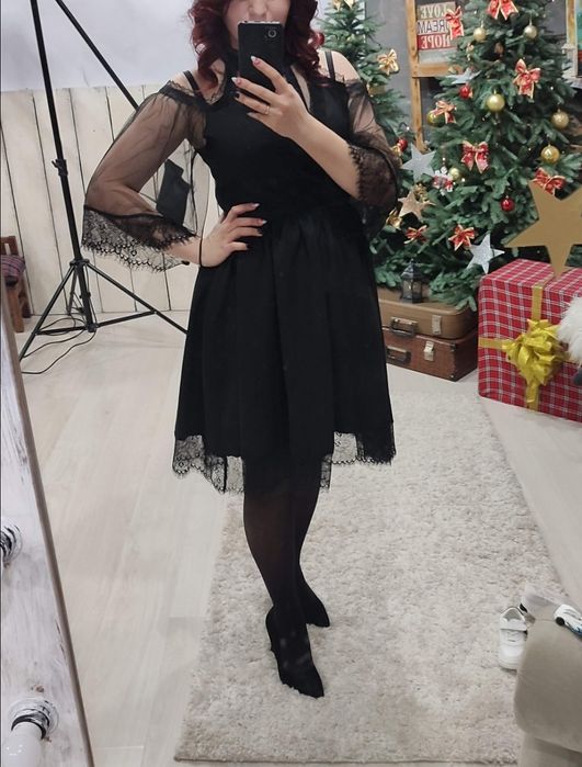 Красивое платье  с кружевом