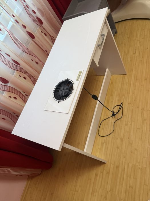 Masa pentru manichiura