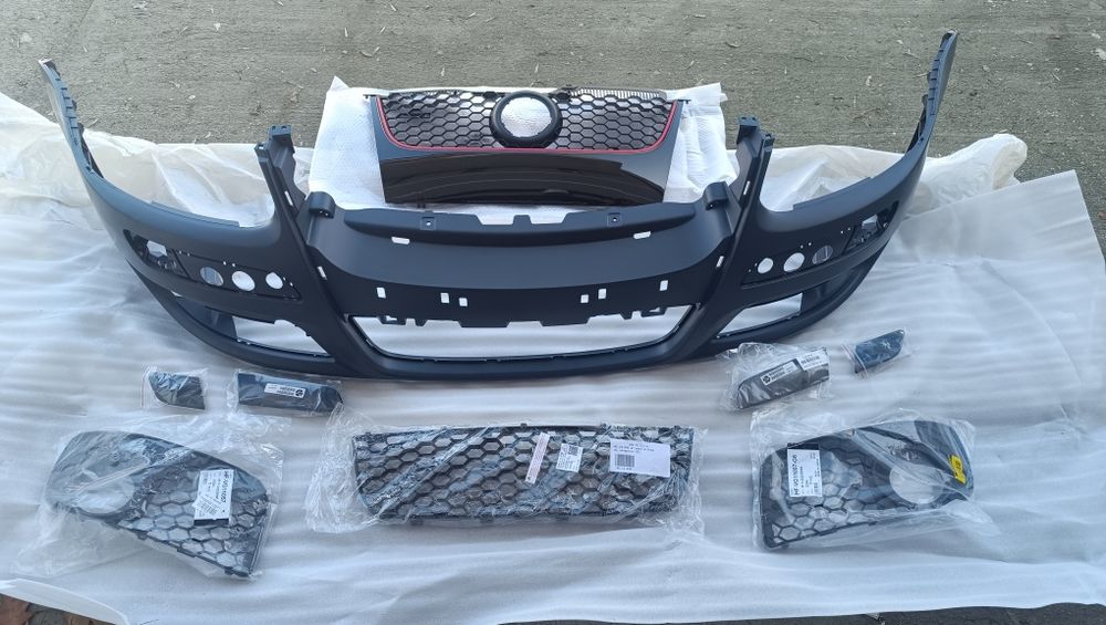 GTI предна броня за голф 5
GTI predna bronq za golf V